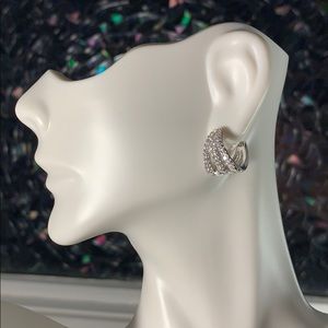 Brand New Exquisite Silver & Crystal Claw Huggies